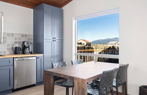 Taos Casa | Stunning 2BR Home in El Prado - Hot Tub - Views