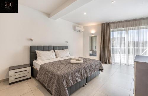 Pieta Apartamento | Stunning 2BR penthouse with harbour view & BBQ by 360 Estates