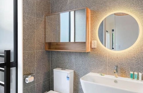 Henderson Valley Casa | Stunning 2BR Retreat in Tranquil Henderson | WIFI