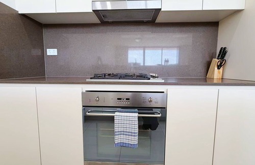 Parramatta Apartamento | Stunning 2BR with River & City Views in Parramatta