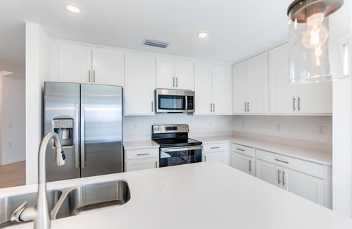 Punta Gorda Condominio | Stunning 3/2 Condo in newly built community in Babcock National