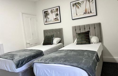 Reading Casa | Stunning 3 BED 2BATH house w/parking