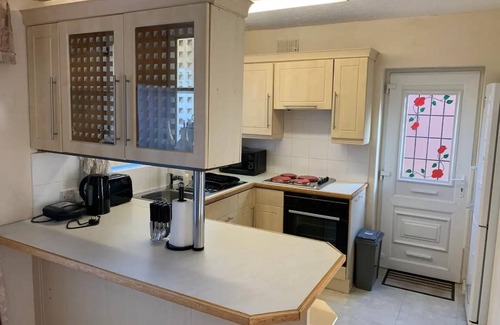 Cheadle Casa | Stunning 3-Bed House in Cheadle