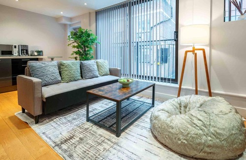 Fitzrovia Casa | Stunning 3-bed House in Central London