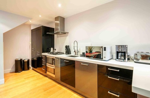 Fitzrovia Casa | Stunning 3-bed House in Central London