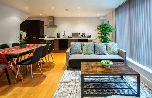 Fitzrovia Casa | Stunning 3-bed House in Central London