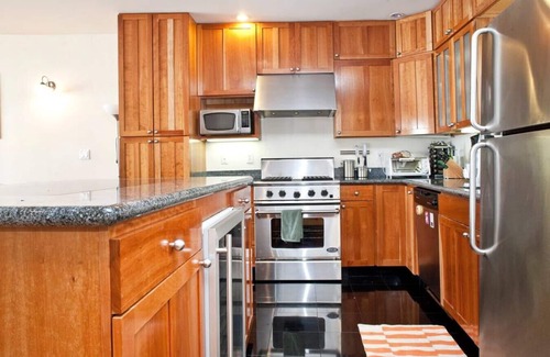 Inner Mission Condominio | Stunning 3-Bedroom Apartment Steps from Dolores Park