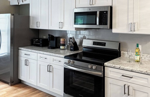 Winston - Salem Casa | Stunning 3-bedroom house near The Coliseum & Downtown