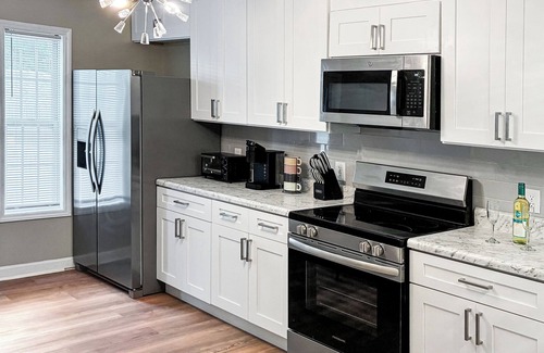 Winston - Salem Casa | Stunning 3-bedroom house near The Coliseum & Downtown
