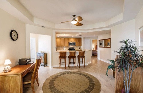 East 1st Street Condominio | Impresionante condominio de 3 dormitorios y 2 baños con vista al río Caloosahatchee