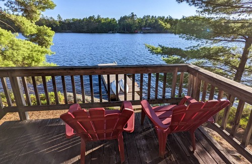 Gravenhurst Chalet De Esquí | Stunning 3 bedroom waterfront chalet + open loft