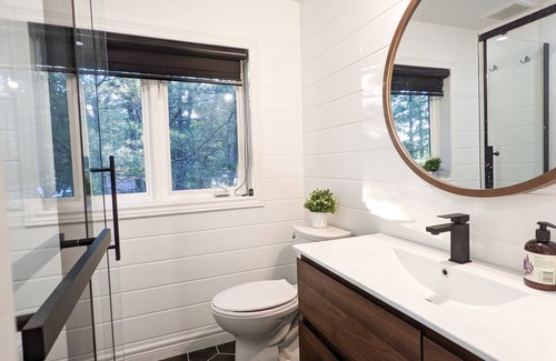 Gravenhurst Chalet De Esquí | Stunning 3 bedroom waterfront chalet + open loft