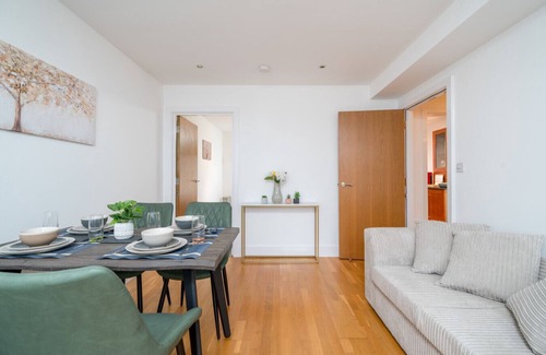 Greenwich West Apartamento | Stunning 3 Bedroom Flat, with Parking, Sleeps Six, Near Greenwich Park
