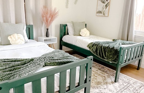 Foothill Farms Casa | Stunning 3-bedroom home perfect for families or traveling professionals!