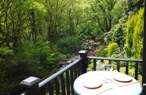 Lynton Cabina | Stunning 3 bedroom lodge overlooking the West Lyn River.