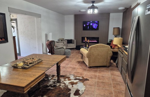 Kingman Casa | Stunning 3 bedroom walk out basement above Kingman AZ in the Hualapai Mountains