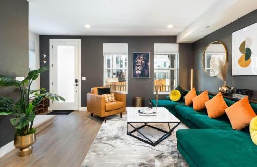 West Colfax Casa | Stunning 3BD 3.5 BA - 10 Min to Downtown! Garage!