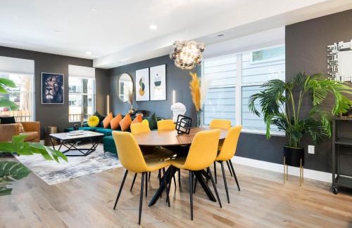 West Colfax Casa | Stunning 3BD 3.5 BA - 10 Min to Downtown! Garage!