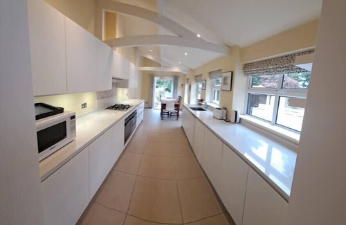 Bramhall Casa | Stunning 3BD Victorian House in Bramhall Village
