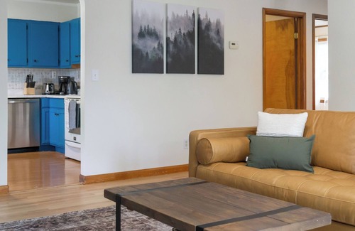 Catskill Cabina | Stunning 3BR 1BA Foosball table