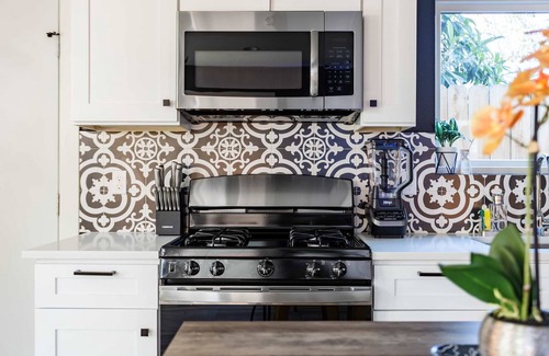 East Cesar Chavez Casa | Stunning 3rd St Escape 6th Street 4 min Walk