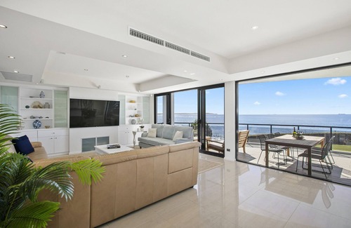 Noraville Casa | Stunning 4-Bed -Aloha Beach Front Beauty Noraville