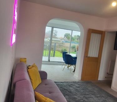 St Mary's Bay Casa | Stunning 4-Bed Beachfront Home Sea Views in Dymchurch