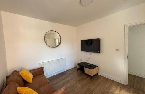 Reading Casa | Stunning 4 BED House for Contractors & Holiday Makers