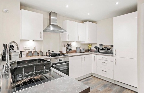 Leicester Apartamento | Stunning 4 bed In Leicester with Garden & Parking!