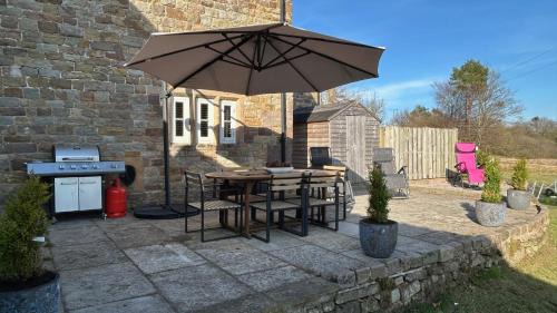 Winkhill Casa | Stunning 4 Bed Peak District Farmhouse - Alton Towers, Scarefest, Polar Bears, Chatsworth