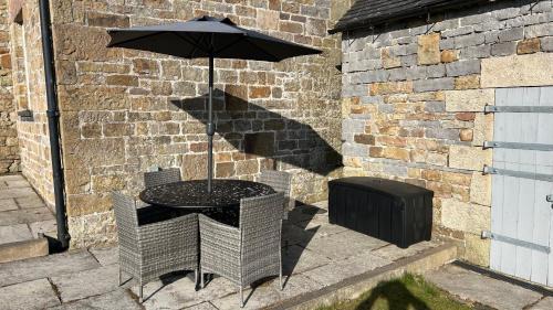 Winkhill Casa | Stunning 4 Bed Peak District Farmhouse - Alton Towers, Scarefest, Polar Bears, Chatsworth