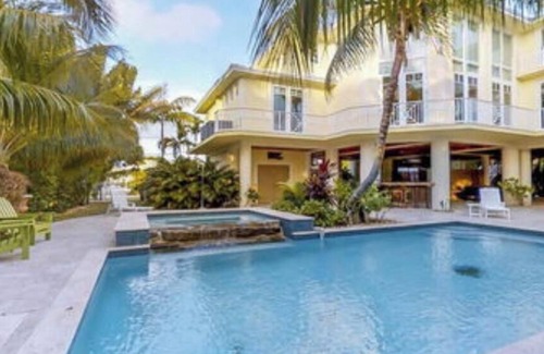 Cutthroat Harbor Estates Casa | Stunning 4 bedroom 3.5 bath Open Water home with great boating