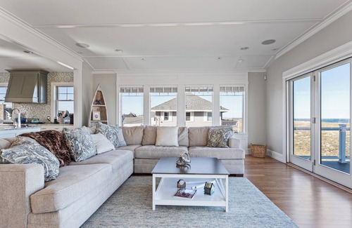 Byfield Casa | Stunning 4 bedroom 4.5 bath house right on the sand at Seabrook Beach