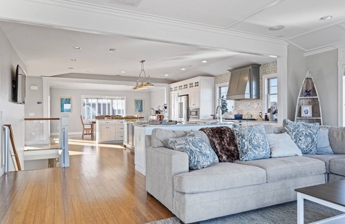 Byfield Casa | Stunning 4 bedroom 4.5 bath house right on the sand at Seabrook Beach