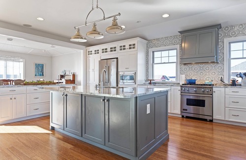 Byfield Casa | Stunning 4 bedroom 4.5 bath house right on the sand at Seabrook Beach