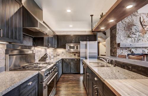 Avon Apartamento | Stunning 4 bedroom condo Snowcloud base of Bachelor Gulch condo
