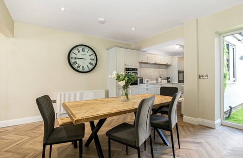 Cirencester Casa | Stunning 4 Bedroom Townhouse in Cirencester