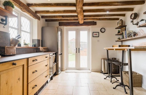 Chester Casa | Stunning 4 bedroom| Sauna | Garden | Near Chester