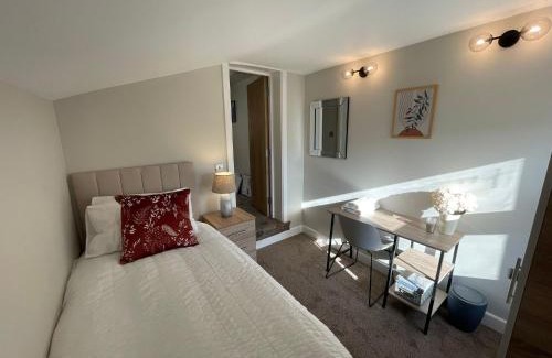 Selhurst Casa | Stunning 4-Bedroom Home Sleeps 6