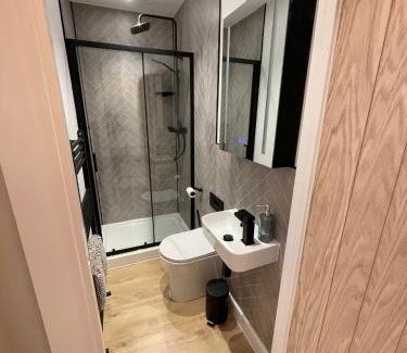 Selhurst Casa | Stunning 4-Bedroom Home Sleeps 6