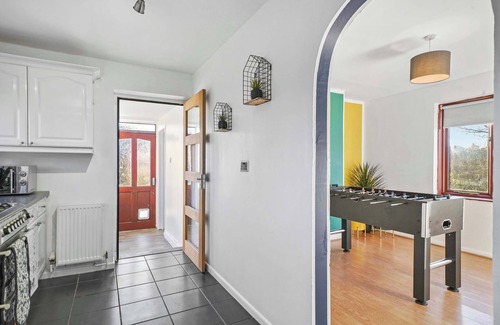 Rugby Casa | Stunning 4 Bedroom Home with Parking in Rugby