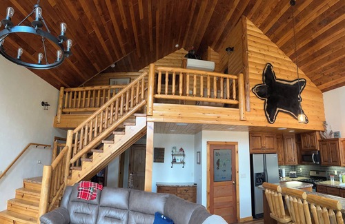 Crivitz Cabaña | Stunning 4-bedroom lakefront cottage on the Crooked lake chain.