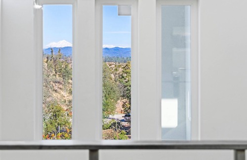 Redding Casa | Stunning 4-Bedroom Mountain Home