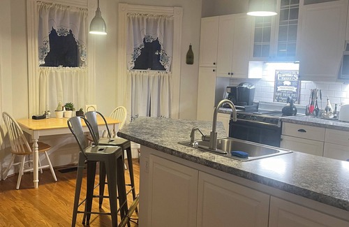 Hammondsport Casa | Stunning 4-bedroom house with AC and WiFi in the quaint town of Hammondsport