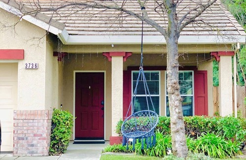 North Natomas Casa | Stunning 4 beds 2 Bath located close to SMF Airport and downtown Sacramento