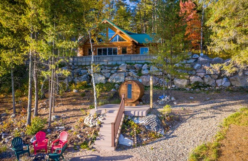 Ely Cabina | Stunning 4 Season Lake Burntside Log Cabin
