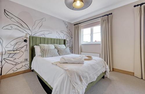 Colchester Casa | Stunning 4BR, Garden,Parking - Oakview