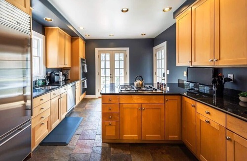 Birmingham Casa | Stunning 4BR Home - Walk to Downtown Birmingham!
