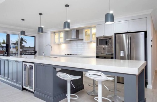 Runaway Bay Casa | Stunning 4BR House with Pool & Waterfront View