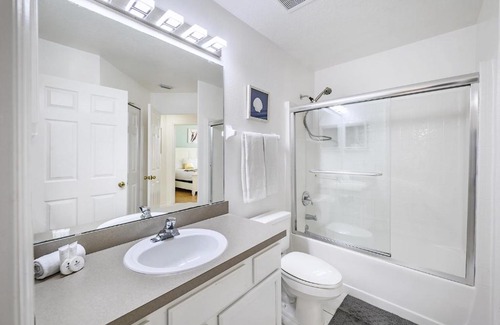 Lake Berkley Casa | Stunning 4BR Resort Home with Private Pool, Games Room & BBQ, near Disney!